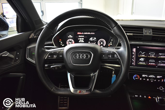 AUDI Q3 SPB 35 TDI S tronic S line edition